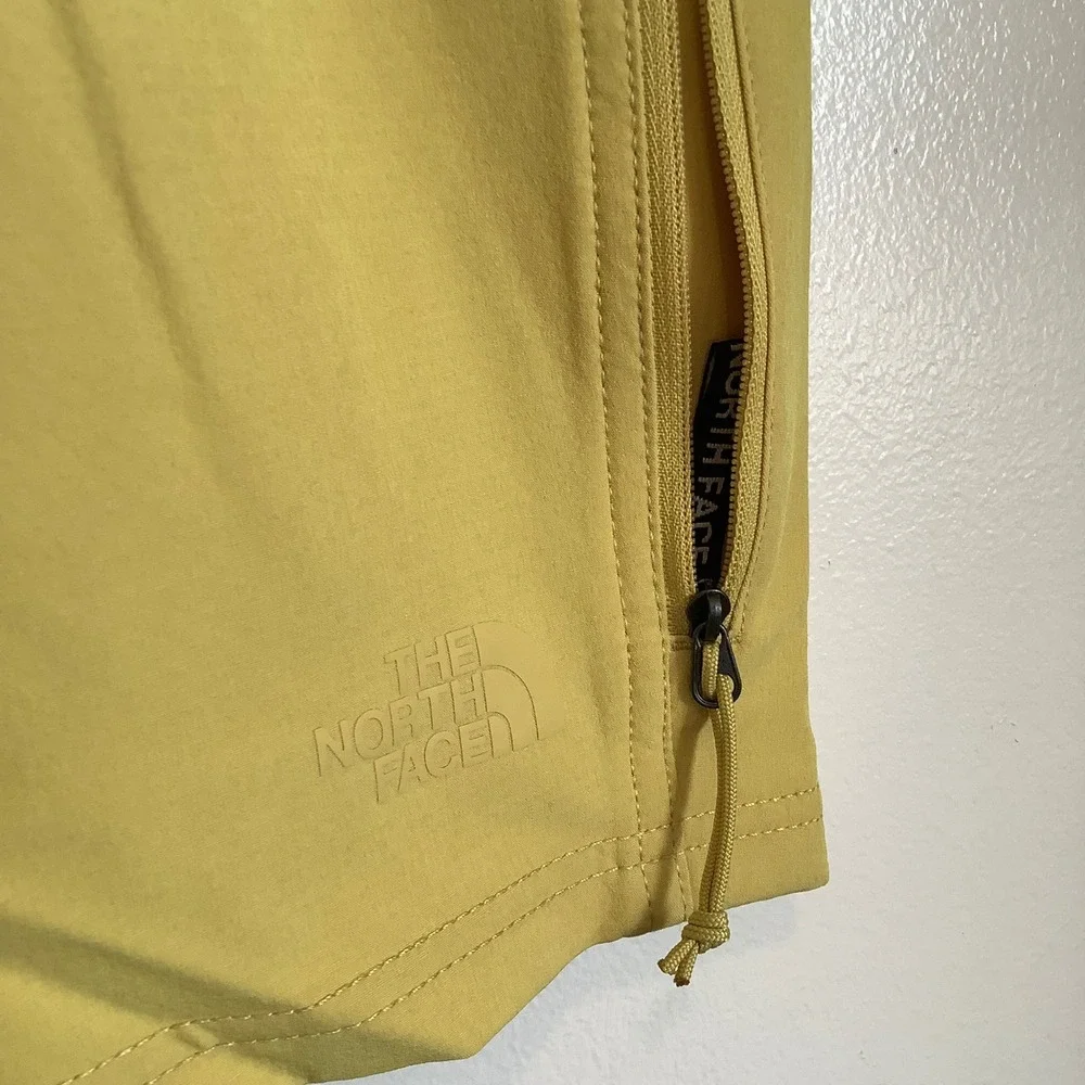 The North Face Rolling Sun Shorts Mens 40‎ Yellow Silt FlashDry NF0A3T2Q Q0A-40